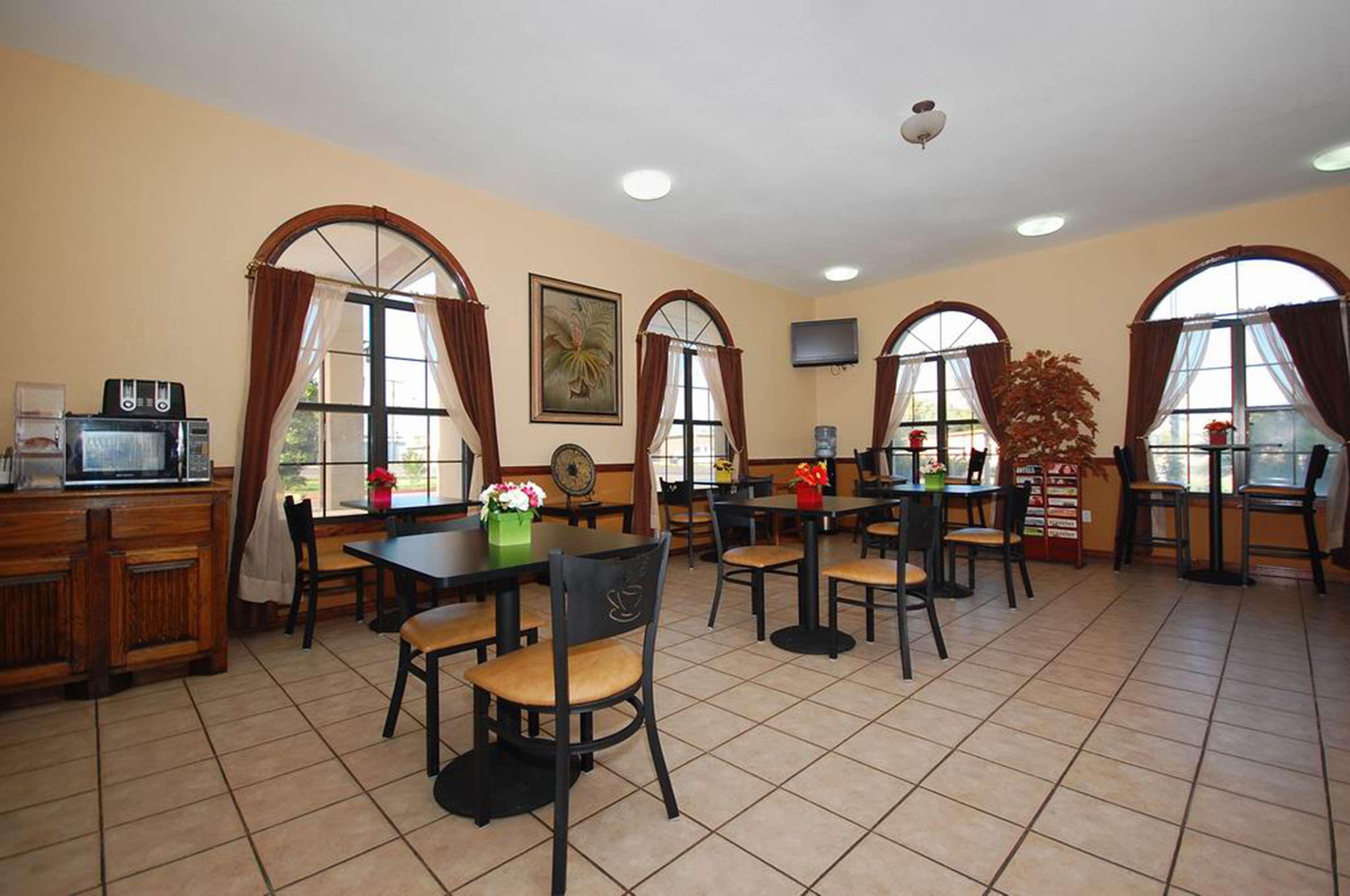 Best Western Plus Emerald Inn & Suites Garden City Exterior foto