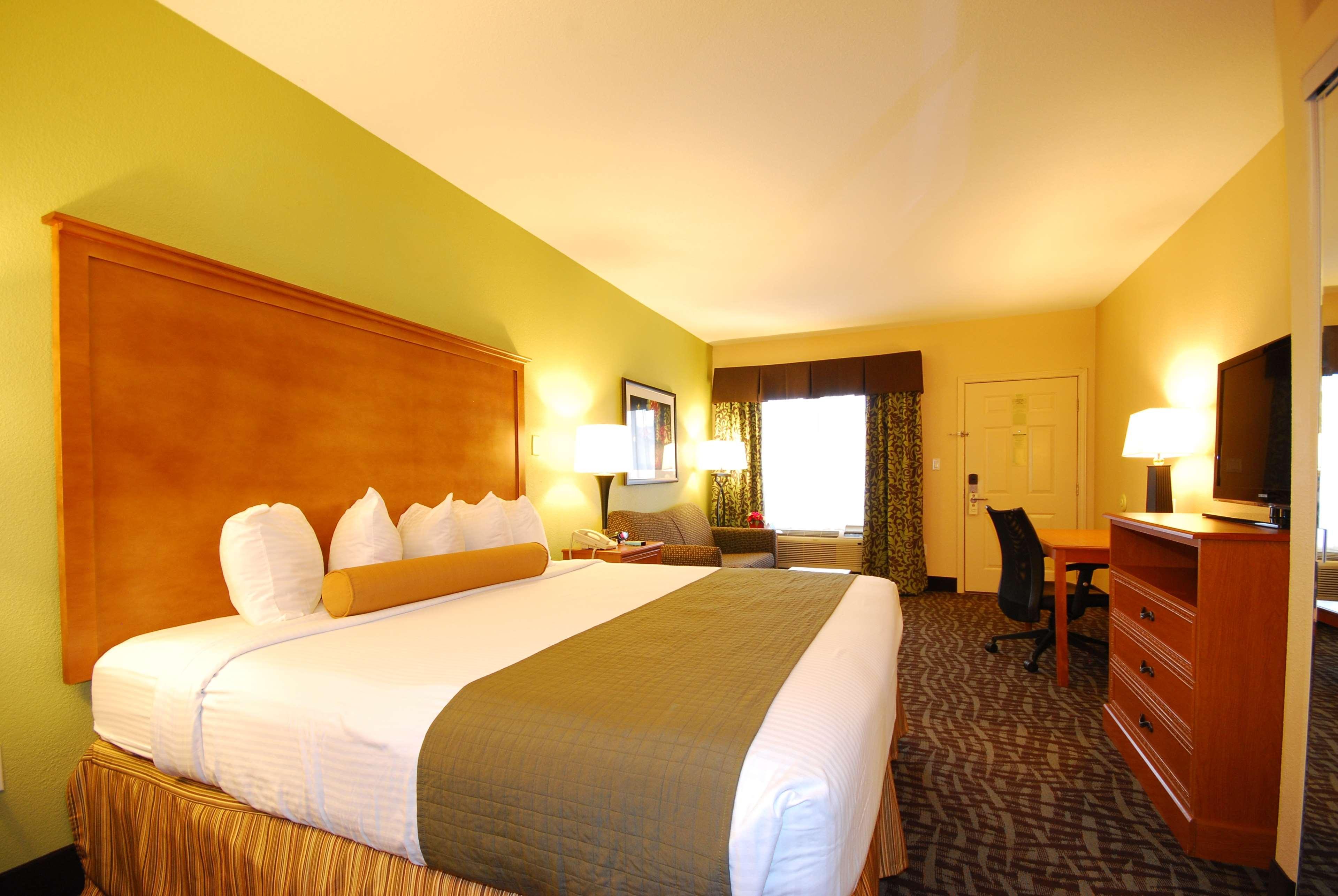 Best Western Plus Emerald Inn & Suites Garden City Exterior foto