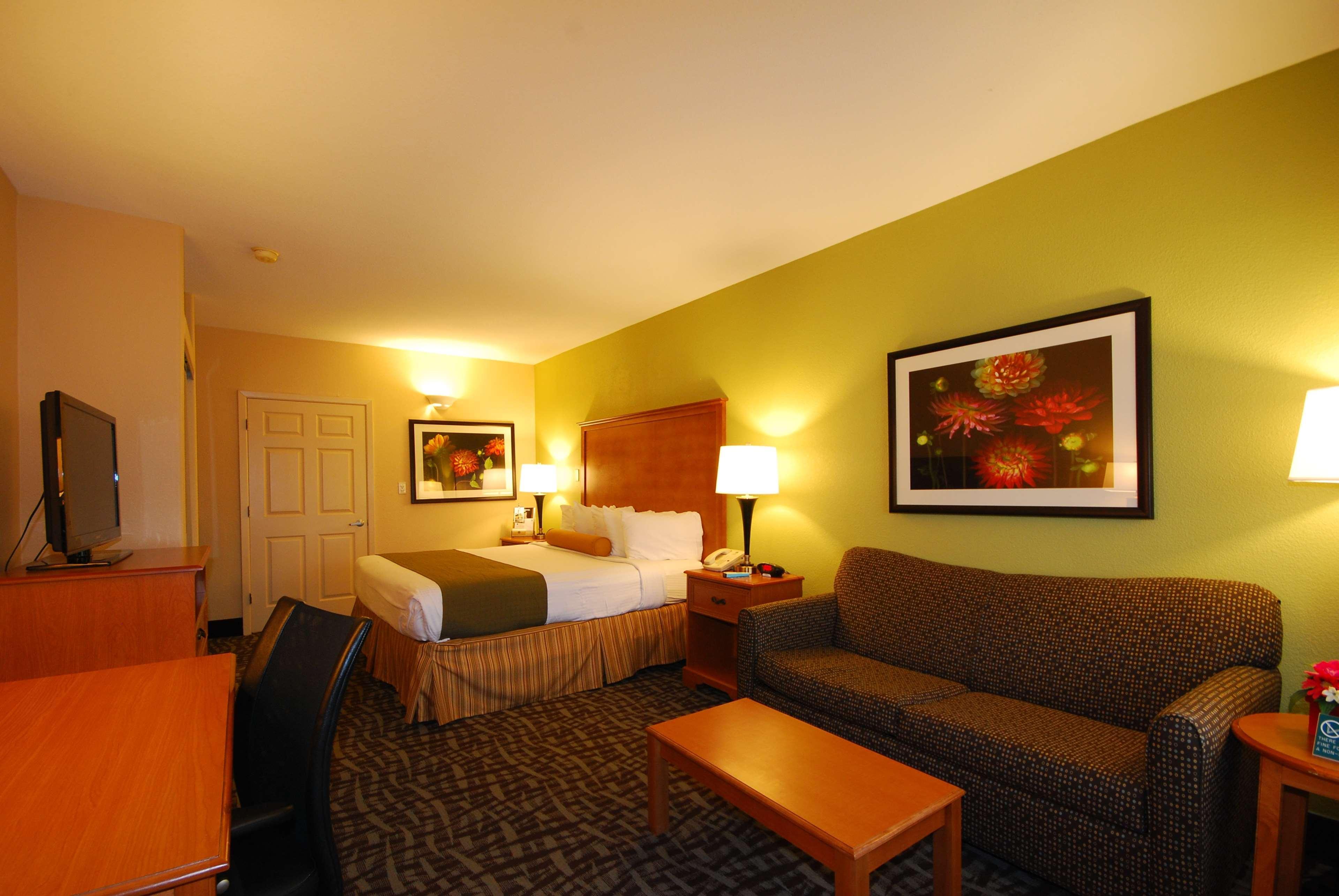 Best Western Plus Emerald Inn & Suites Garden City Exterior foto