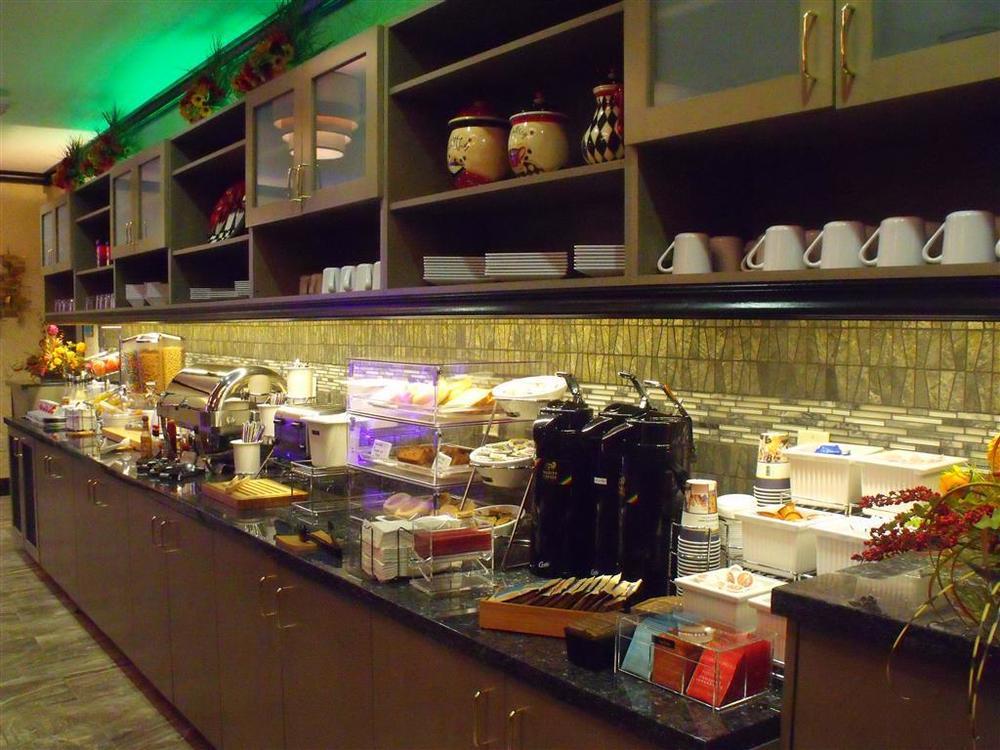 Best Western Plus Emerald Inn & Suites Garden City Restaurante foto