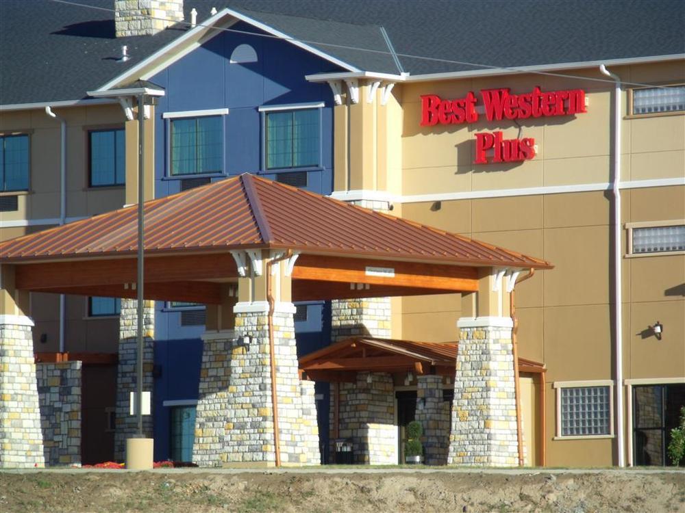 Best Western Plus Emerald Inn & Suites Garden City Exterior foto