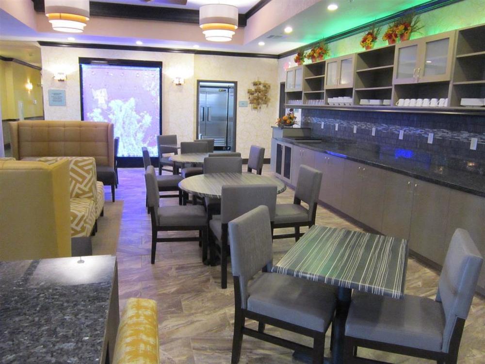 Best Western Plus Emerald Inn & Suites Garden City Restaurante foto