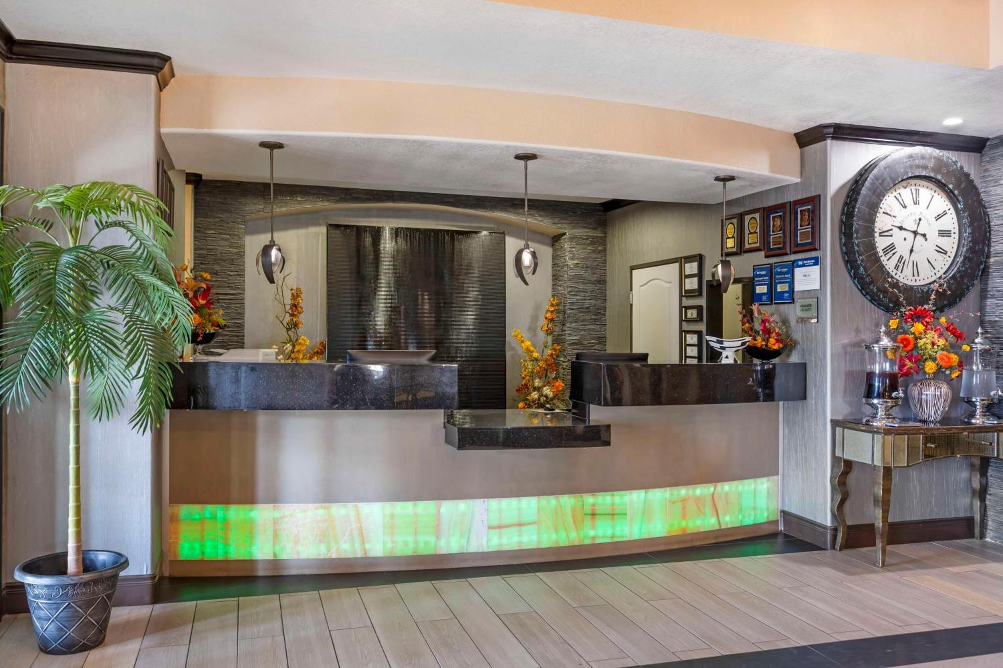 Best Western Plus Emerald Inn & Suites Garden City Exterior foto